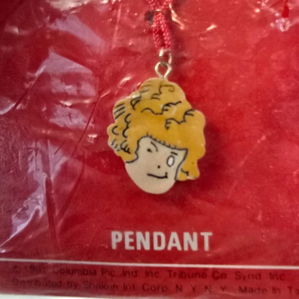 Vintage Little Orphan Annie Pendant Necklace N5027 Original Package Jewelry 1981